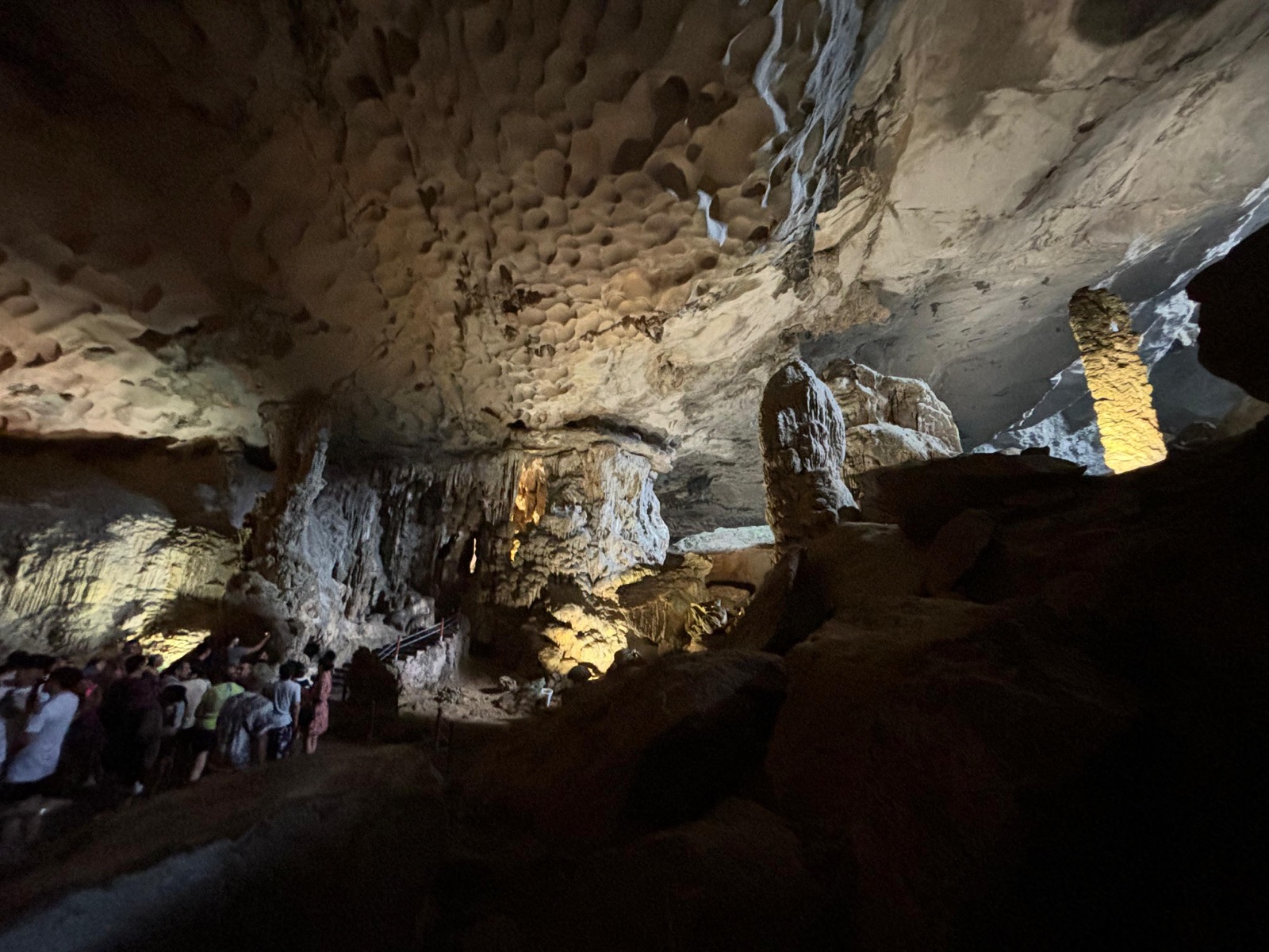 Sung Sot Cave, Halong Bay